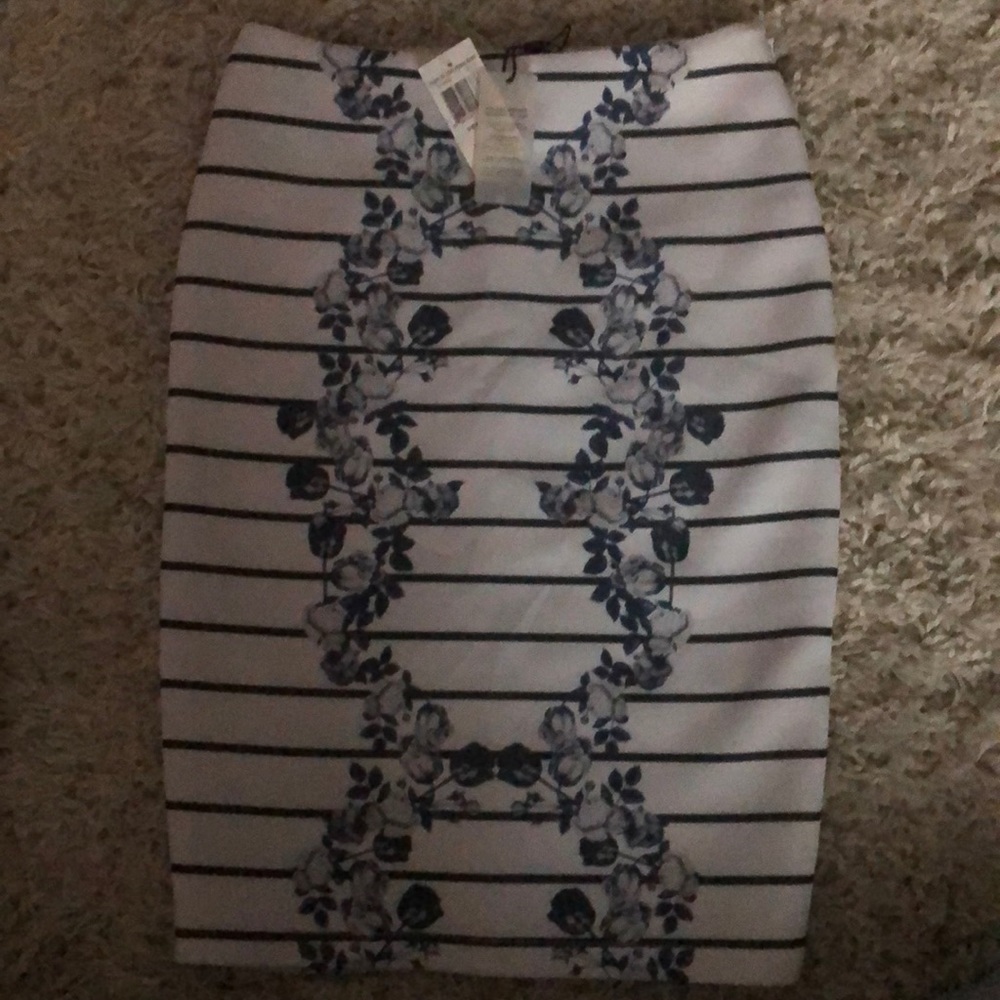 MINKPINK NWT PENCIL SKIRT